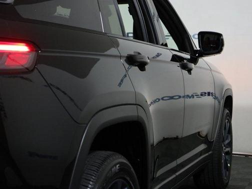 Diamond Black 2026 Jeep Grand Cherokee 85TH ANNIVERSARY EDITION