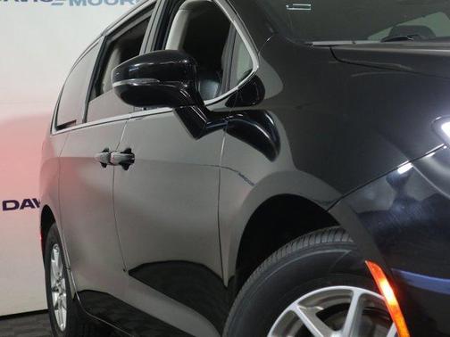 2024 Chrysler Pacifica Touring-L