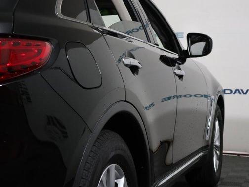 2017 INFINITI QX70 Base