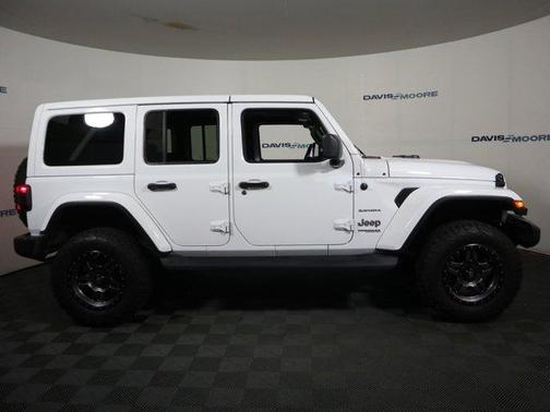 Bright White Clearcoat 2021 Jeep Wrangler Unlimited Sahara
