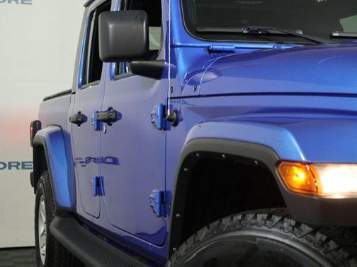 2022 Jeep Gladiator Sport