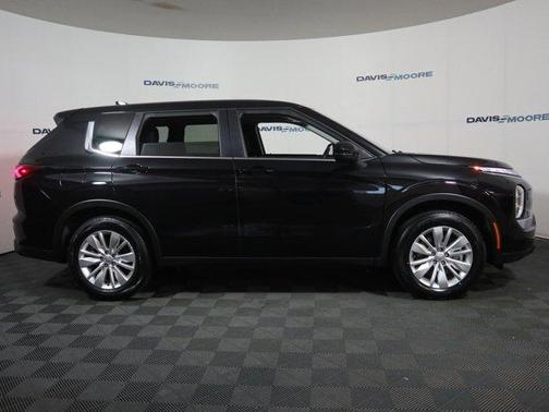 2025 Mitsubishi Outlander ES