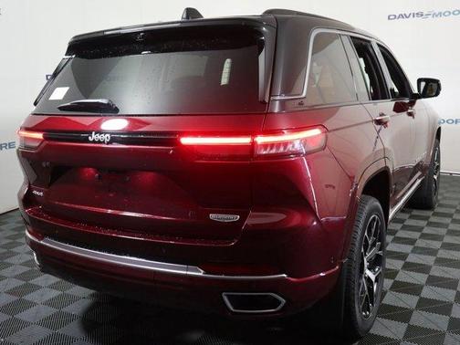 2025 Jeep Grand Cherokee Summit