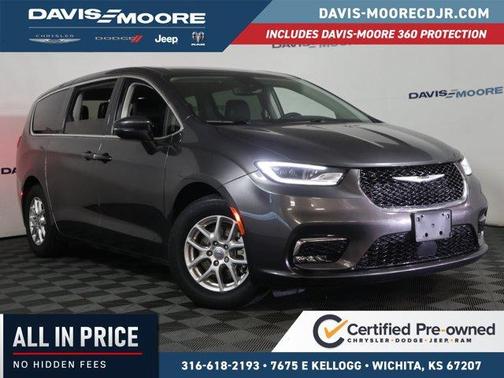Granite Crystal Clearcoat Metallic 2023 Chrysler Pacifica Touring-L