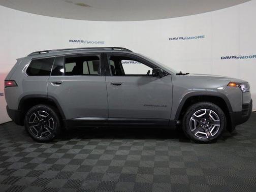 Sting Gray Clearcoat 2026 Jeep Cherokee LAREDO/LIMITED