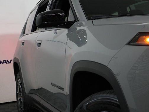 Sting Gray Clearcoat 2026 Jeep Cherokee LAREDO/LIMITED