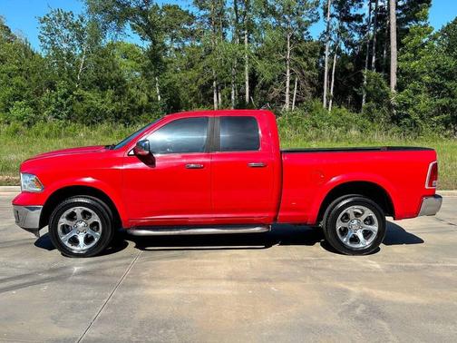 Flame Red Clearcoat 2017 RAM 1500 Laramie