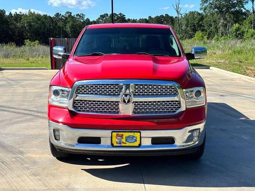 Flame Red Clearcoat 2017 RAM 1500 Laramie