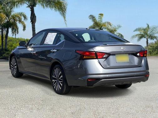 Gun Metallic 2024 Nissan Altima 2.5 SV