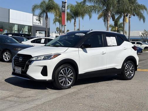 2023 Nissan Kicks SV
