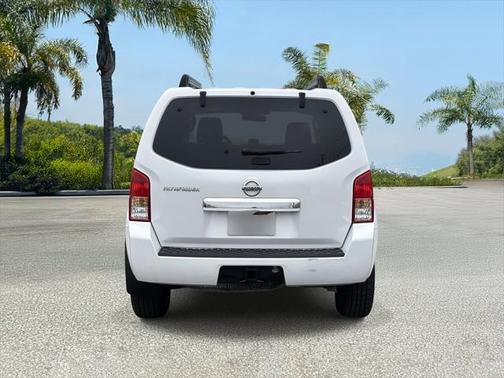2011 Nissan Pathfinder S