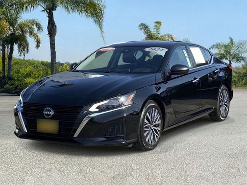 Super Black 2024 Nissan Altima 2.5 SV