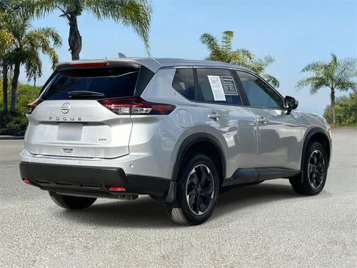 2025 Nissan Rogue SV