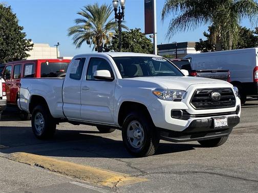 2018 Toyota Tacoma SR