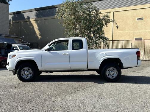 2018 Toyota Tacoma SR