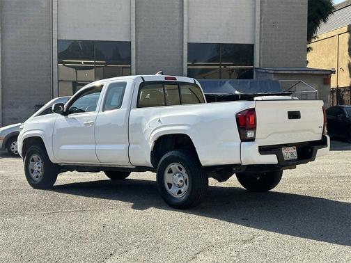 2018 Toyota Tacoma SR