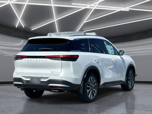 Radiant White 2027 INFINITI QX60 LUXE AWD