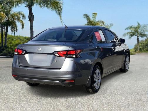 Gun Metallic 2025 Nissan Versa 1.6 S