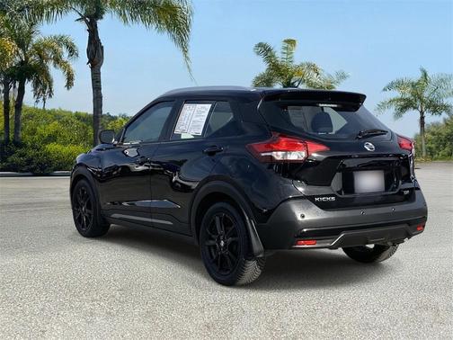 2020 Nissan Kicks SR