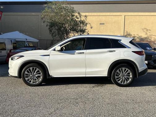 2023 INFINITI QX50 LUXE