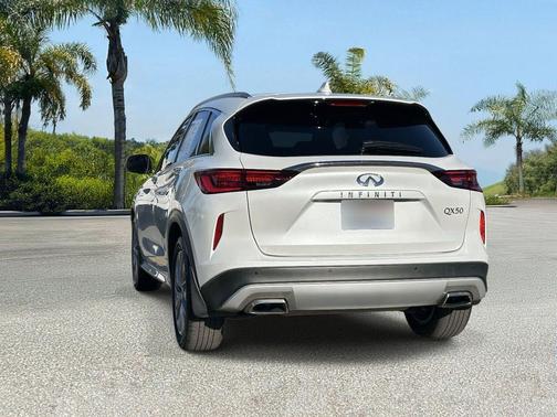 2023 INFINITI QX50 LUXE