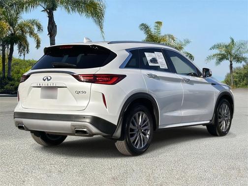 2023 INFINITI QX50 LUXE