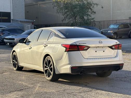 2023 Nissan Altima SR FWD