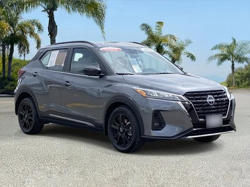 2023 Nissan Kicks SR