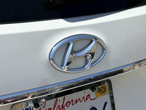 2016 Hyundai SANTA FE SE
