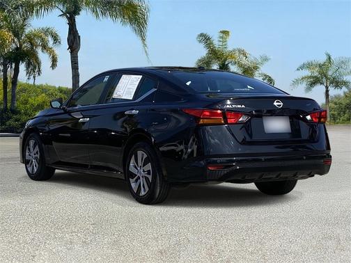 2025 Nissan Altima S FWD