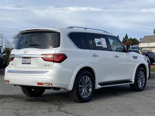 2024 INFINITI QX80 Luxe