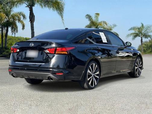 2021 Nissan Altima SR FWD