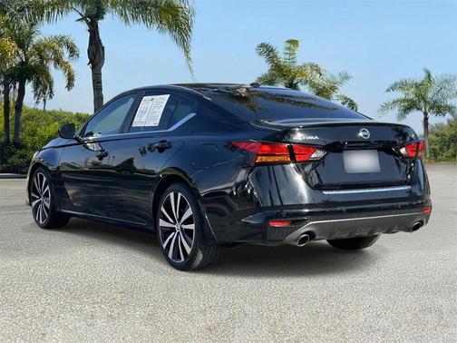 2021 Nissan Altima SR FWD