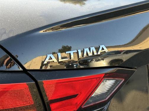 2021 Nissan Altima SR FWD