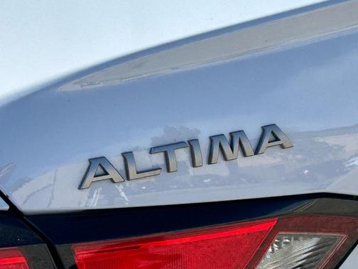 2023 Nissan Altima SR FWD