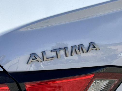 2023 Nissan Altima SR FWD