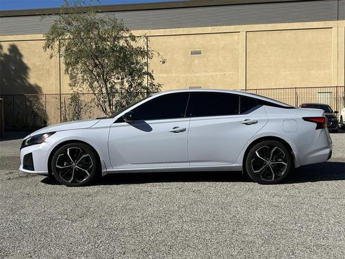 2023 Nissan Altima SR FWD