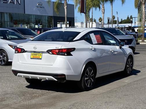 2024 Nissan Versa 1.6 SV