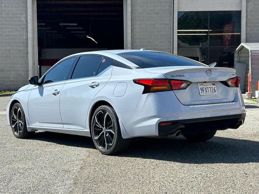2023 Nissan Altima SR FWD