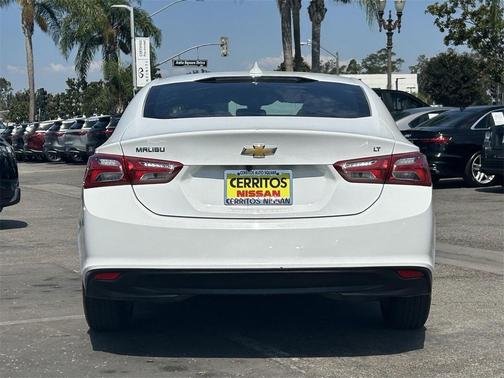 2022 Chevrolet Malibu FWD LT
