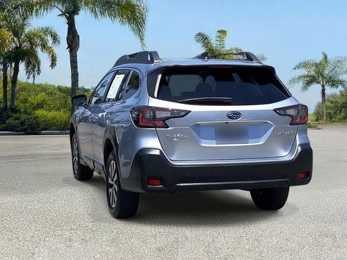 Ice Silver Metallic 2023 Subaru Outback Premium