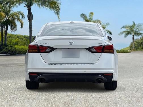 2022 Nissan Altima SR FWD