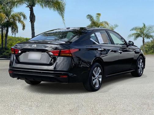 2025 Nissan Altima S FWD