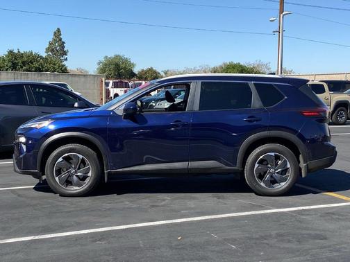 Deep Ocean Blue Pearl 2024 Nissan Rogue SV