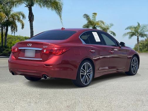 2015 INFINITI Q50 Premium