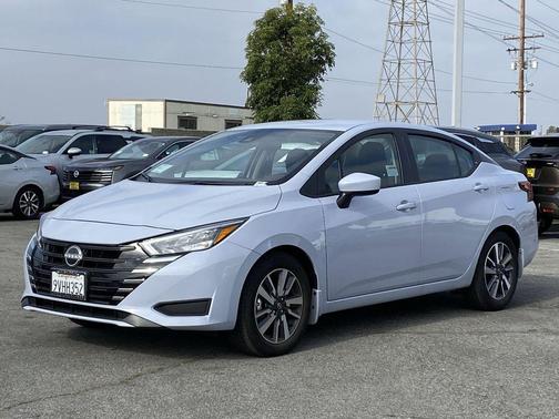 2025 Nissan Versa 1.6 SV