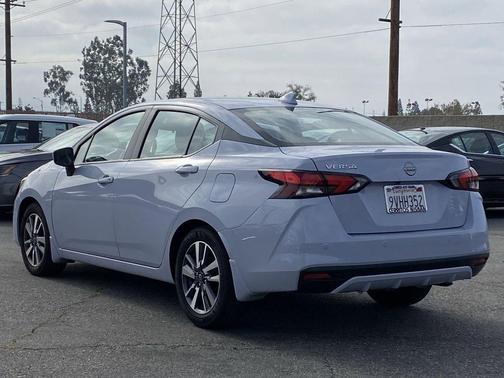 2025 Nissan Versa 1.6 SV