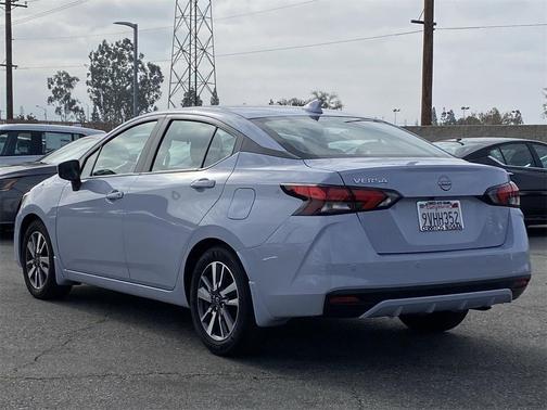 2025 Nissan Versa 1.6 SV
