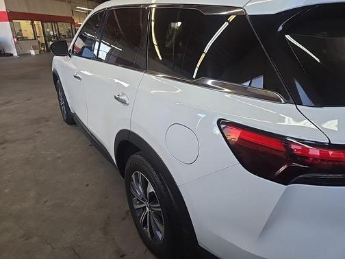 Glacier White 2025 INFINITI QX60 Pure