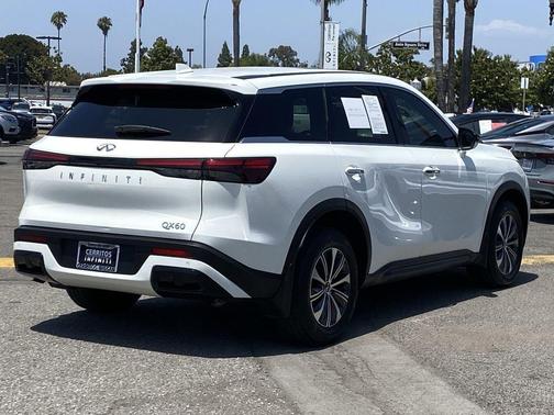 Glacier White 2025 INFINITI QX60 Pure